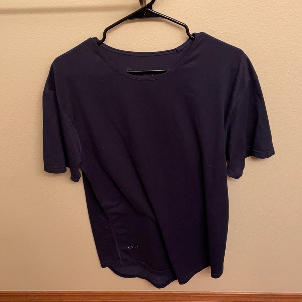 Men’s BYLT drop cut scoop shirt